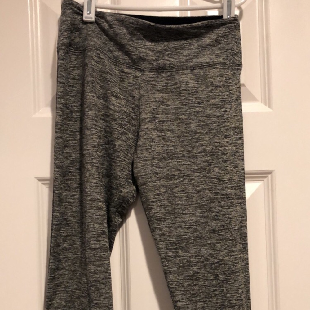 So Low Cropped Yoga Pants
